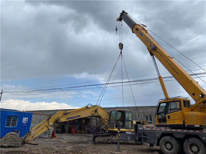 化德县25吨吊车的工作半径是多少？